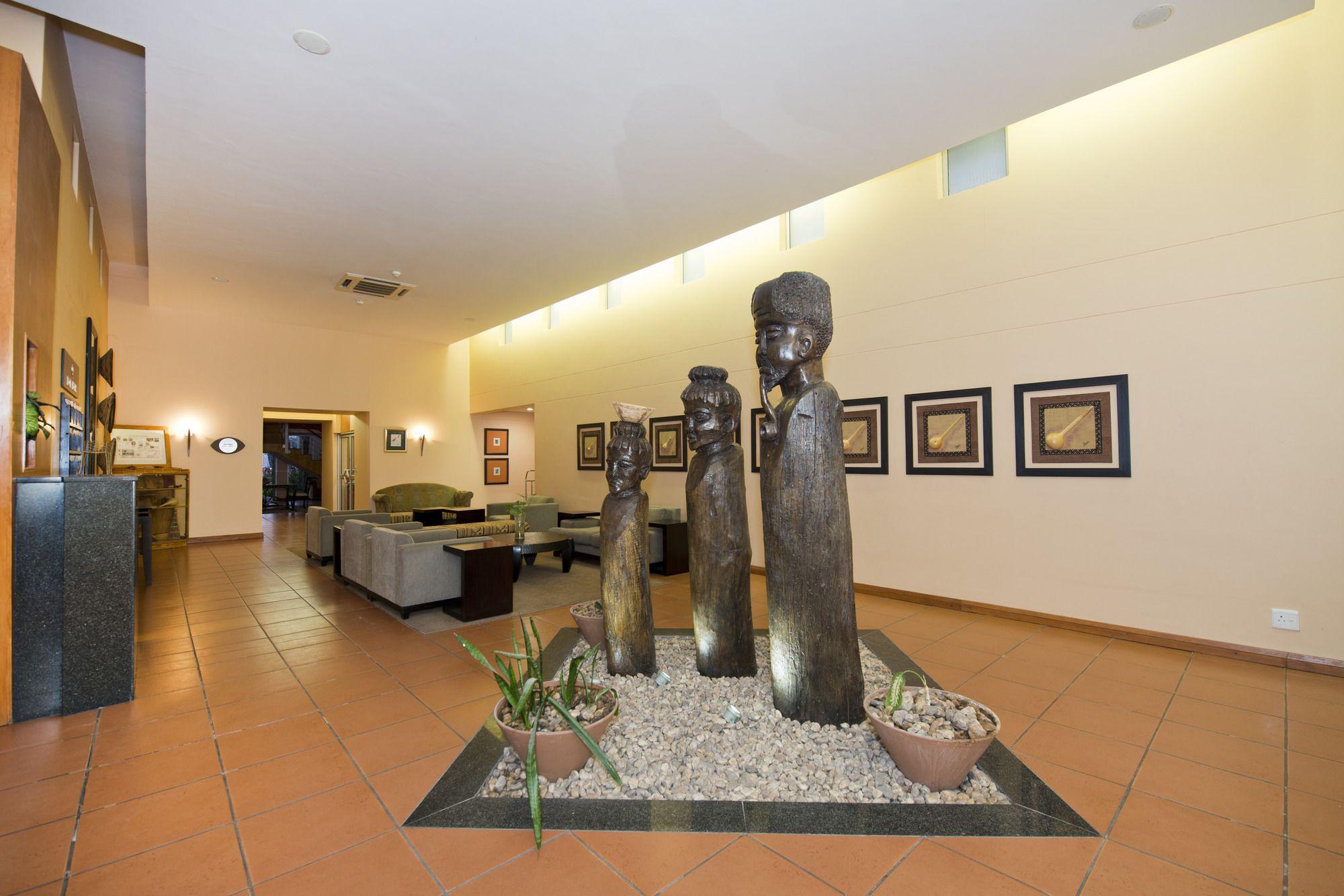 Protea Hotel By Marriott Ondangwa Buitenkant foto