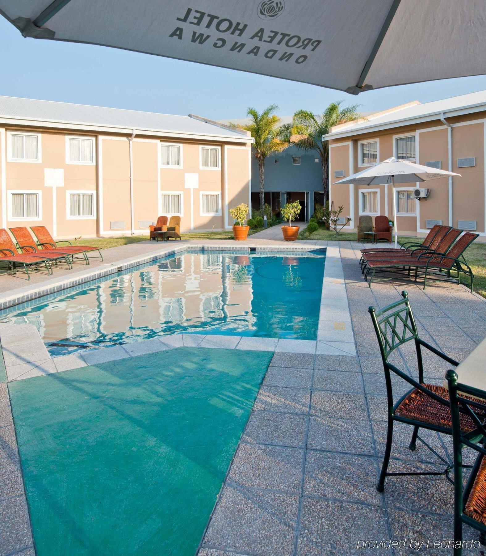Protea Hotel By Marriott Ondangwa Buitenkant foto