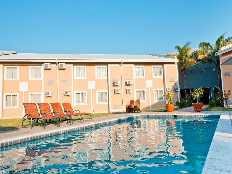 Protea Hotel By Marriott Ondangwa Buitenkant foto